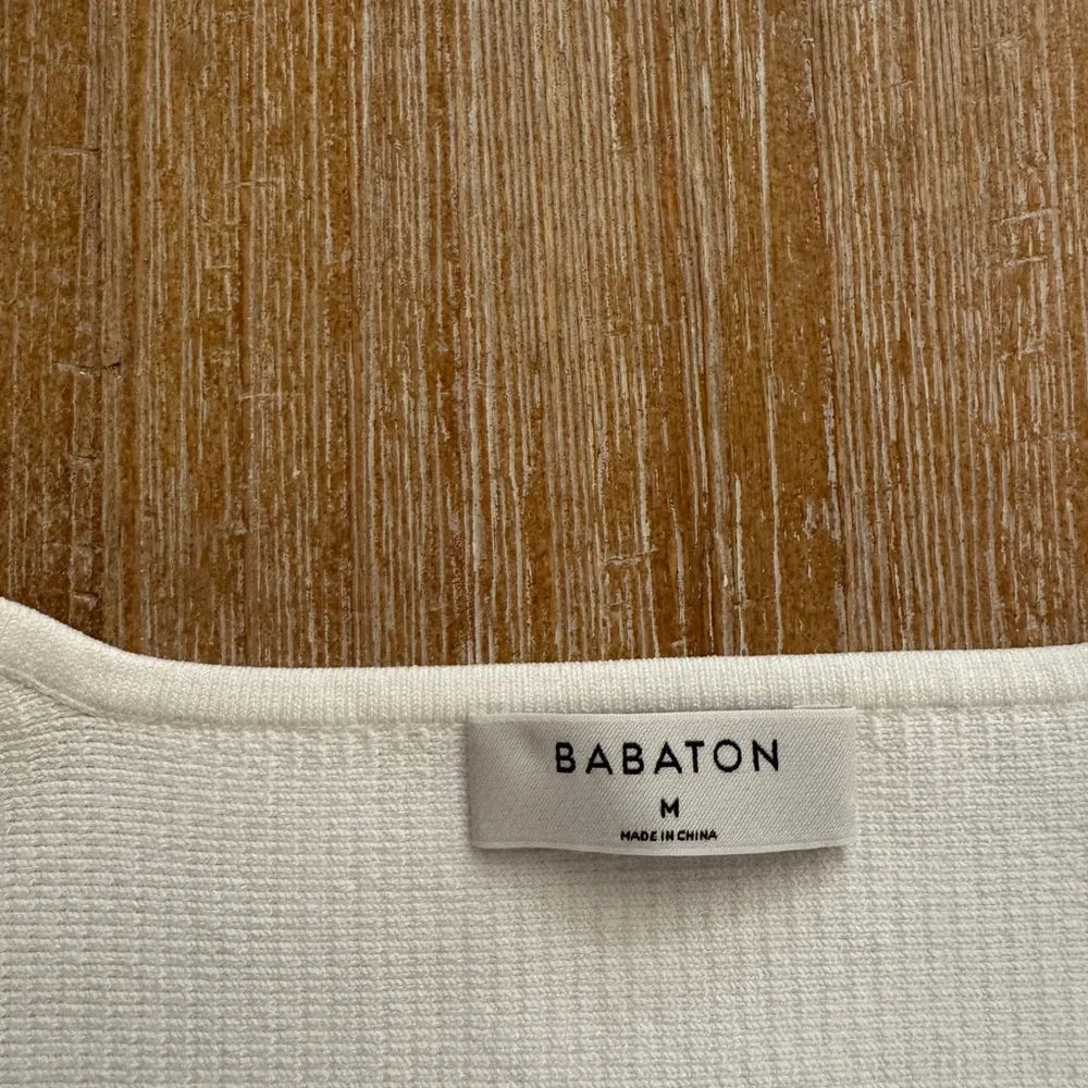 Aritzia Babaton White Ribbed Contour Tank size medium - Picture 3 of 3